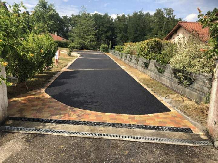 Cour en pavé et en enrobé Priay